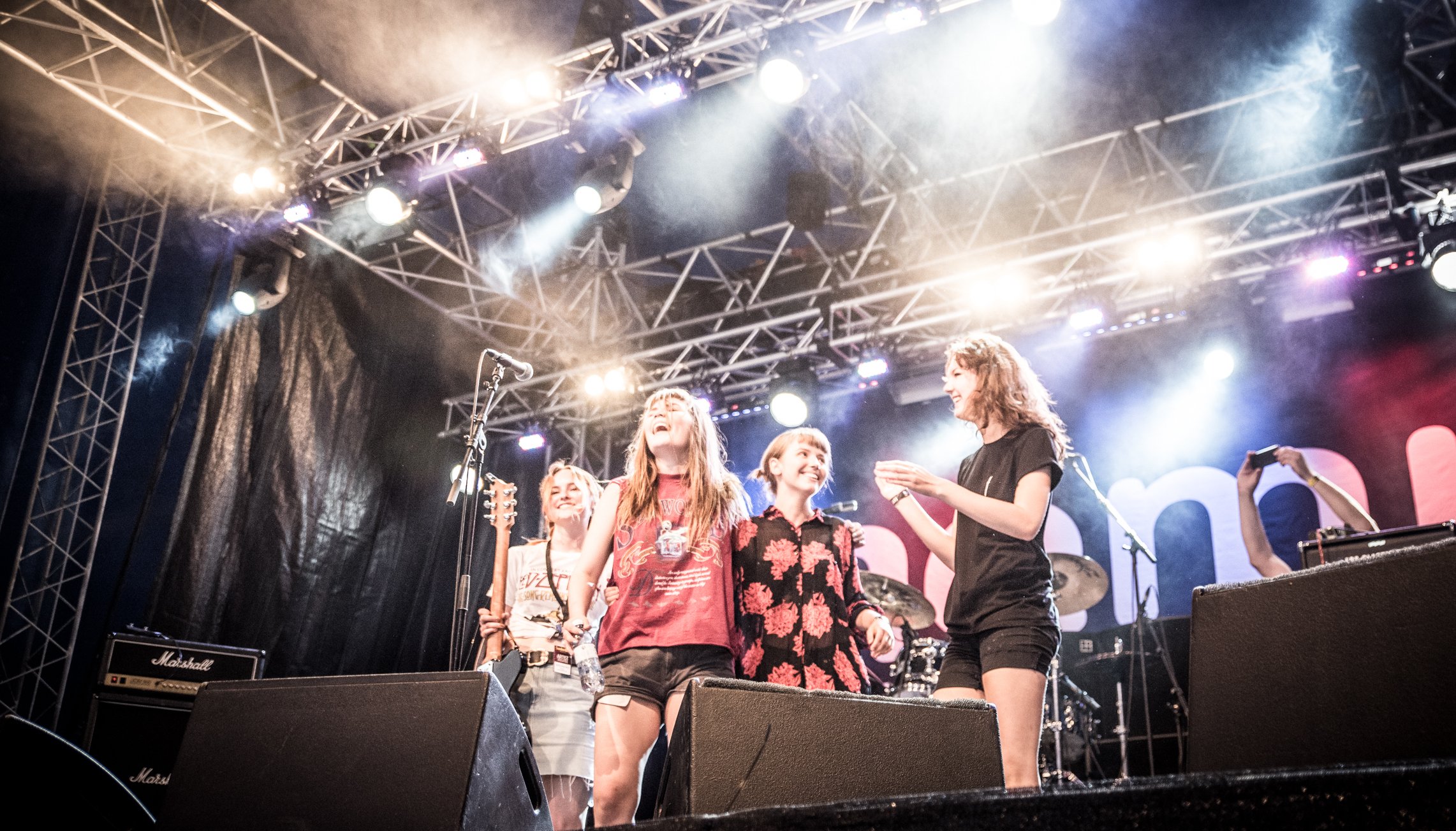 Bandet Hedda hatar p&aring; scenen p&aring; Nemis.