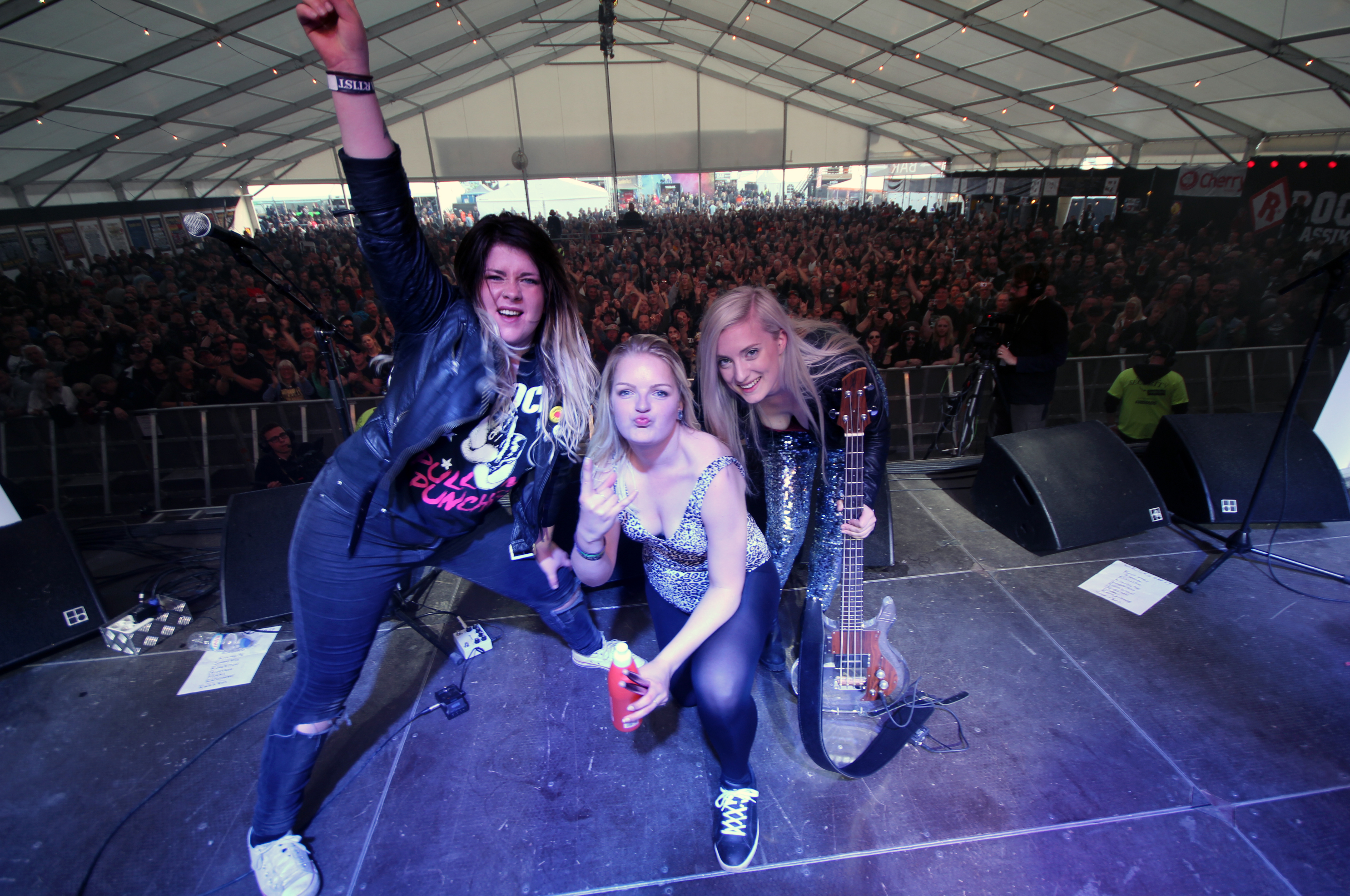 Bandet VA Rocks p&aring; Nemis-scenen p&aring; Sweden Rock