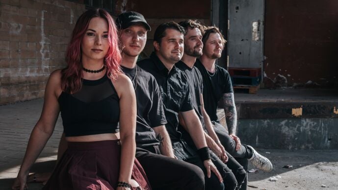 Bandbild p&aring; Distorted Times